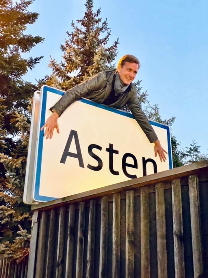 Missie volbracht: Asten arriveert in Asten, Oostenrijk