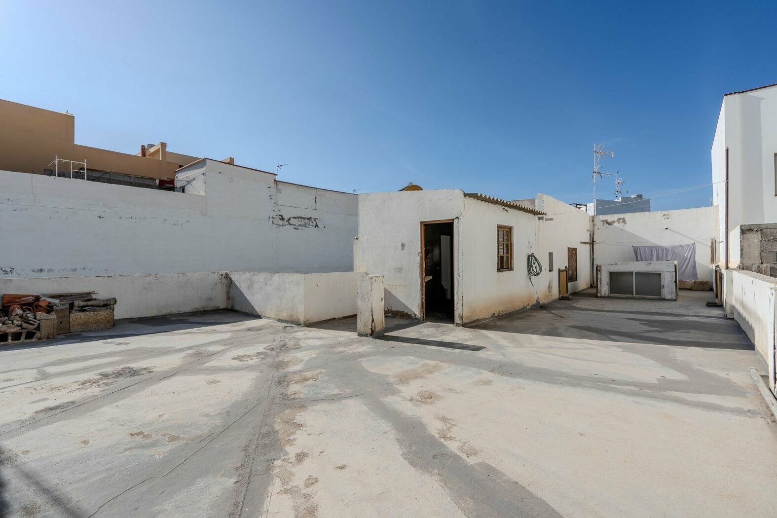 ASTEN Realty 3 Bedroom House Alcalá