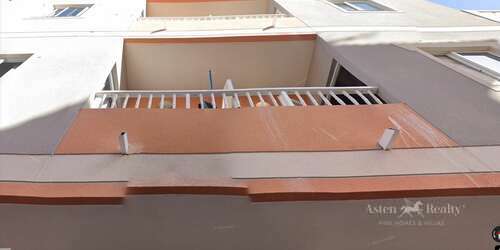 10 Bedroom Building