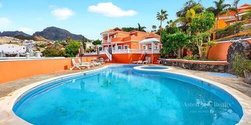 5 Bedroom Villa - San Eugenio Bajo