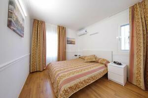 6 Bedroom Villa - El Madroñal (0)