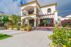5 Bedroom Villa - Torviscas Alto (1)