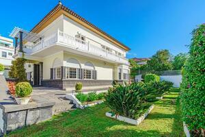 8 Bedroom Villa - Santa Cruz (1)