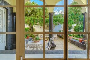 8 Bedroom Villa - Santa Cruz (0)