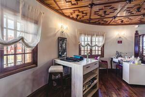 9 Bedroom Hotel - La Laguna (0)