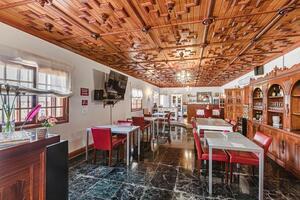9 Bedroom Hotel - La Laguna (2)
