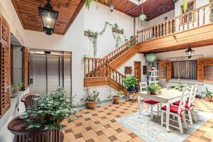 9 Bedroom Hotel - La Laguna (3)