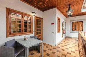 9 Bedroom Hotel - La Laguna (1)