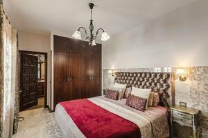 9 Bedroom Hotel - La Laguna (2)