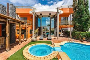 5 Bedroom Villa - Torviscas Alto (0)