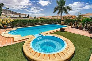 5 Bedroom Villa - Torviscas Alto (1)