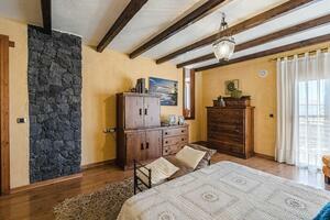 5 Bedroom Villa - El Madroñal (1)