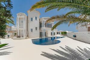 6 Bedroom Villa -  La Caleta (0)