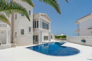 6 Bedroom Villa -  La Caleta (3)