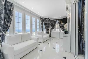 6 Bedroom Villa -  La Caleta (3)