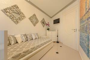 6 Bedroom Villa -  La Caleta (2)