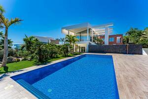 6 Bedroom Villa -  La Caleta (2)