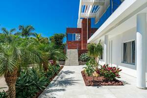 6 Bedroom Villa -  La Caleta (3)