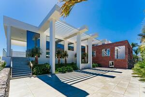 6 Bedroom Villa -  La Caleta (0)