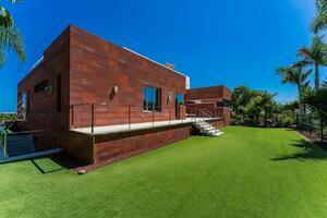6 Bedroom Villa -  La Caleta (0)