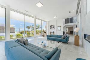 6 Bedroom Villa -  La Caleta (0)