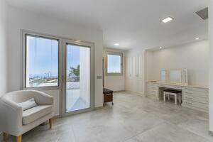 6 Bedroom Villa -  La Caleta (0)