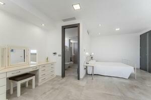 6 Bedroom Villa -  La Caleta (3)
