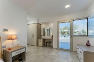 6 Bedroom Villa -  La Caleta (2)