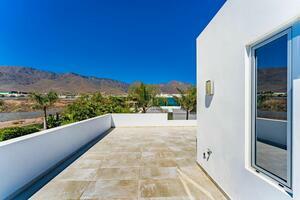 6 Bedroom Villa -  La Caleta (1)