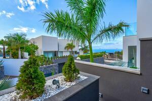 5 Bedroom Villa -  La Caleta (0)