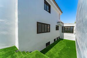5 Bedroom Villa - Playa Paraíso (0)