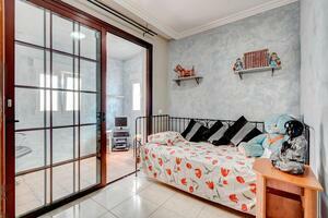 3 Bedroom House - Parque de la Reina - Urbanizacion La Perla (1)