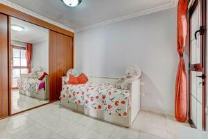 3 Bedroom House - Parque de la Reina - Urbanizacion La Perla (0)