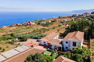 20 Bedroom Hotel - Los Realejos (1)