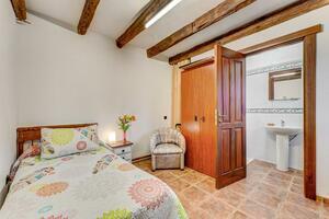 4 Bedroom House - Vilaflor (0)