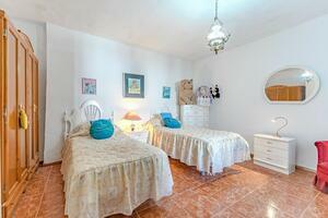 5 Bedroom House - El Tanque (3)