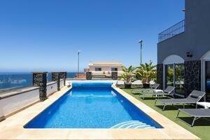 7 Bedroom Villa - Puerto de la Cruz (0)