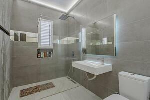 9 Bedroom Villa - Arona (0)
