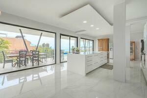 9 Bedroom Villa - Arona (2)
