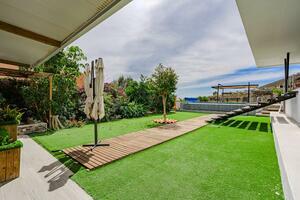 9 Bedroom Villa - Arona (1)