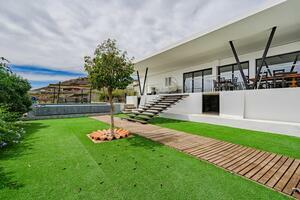9 Bedroom Villa - Arona (2)