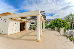 5 Bedroom Villa -  La Caleta (3)