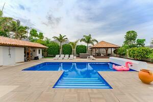 5 Bedroom Villa -  La Caleta (1)