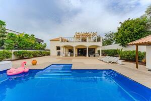 5 Bedroom Villa -  La Caleta (0)
