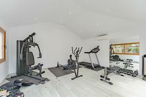 5 Bedroom Villa -  La Caleta (0)