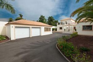 5 Bedroom Villa -  La Caleta (1)