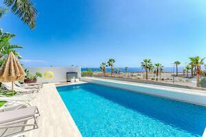 Villa de 4 dormitorios -  La Caleta (0)