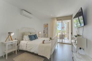 Villa de 4 dormitorios -  La Caleta (2)