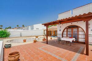 3 Bedroom Villa - Callao Salvaje (0)