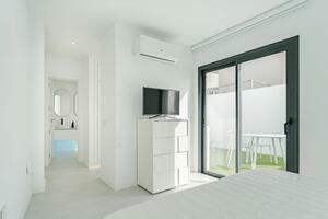 Seafront Luxury 3 Bedroom Villa - Santa Cruz (1)